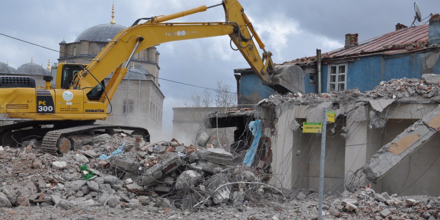 Osmanlı Mahallesi yıkım çalışmaları sürüyor