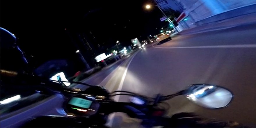 Şişli'de motosikletlinin takla attığı feci kaza kamerada
