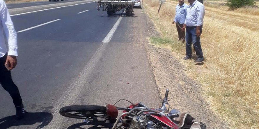 Şanlıurfa'da motosiklet ile traktör çarpıştı: 1 yaralı