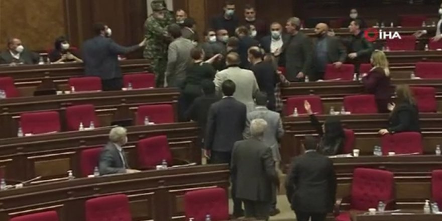 Ermenistan Meclisinde sert tartışma