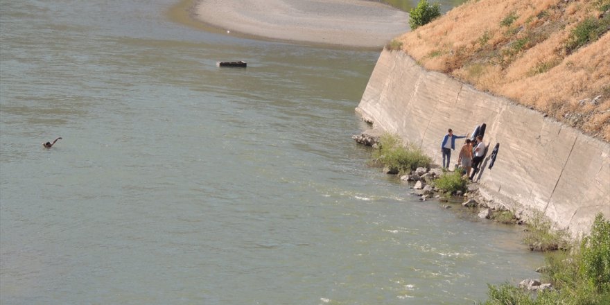 Kars'ta serinlemek için nehre giren bir kişi boğuldu
