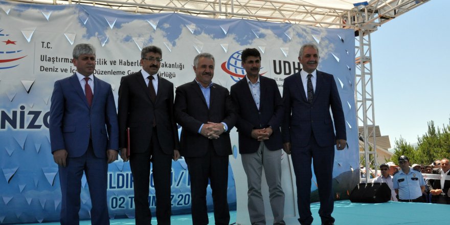Bakan Arslan Çıldır Gölü’nde Denizcilik ve Kabatoj Bayramı etkinliklerine katıldı