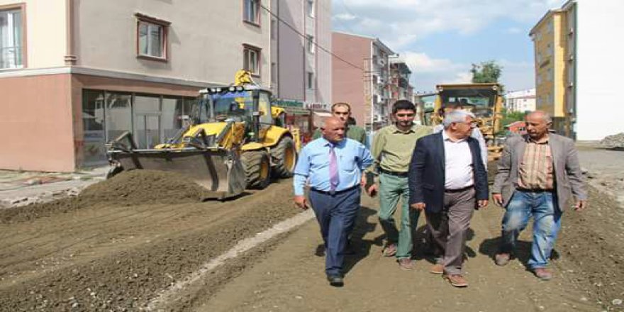 Kars Belediyesi Yol Ve Kaldırım Çalışmalarına Başladı