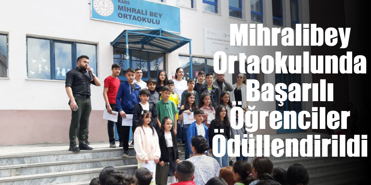 Mihralibey Ortaokulunda Başarılı Öğrenciler Ödüllendirildi