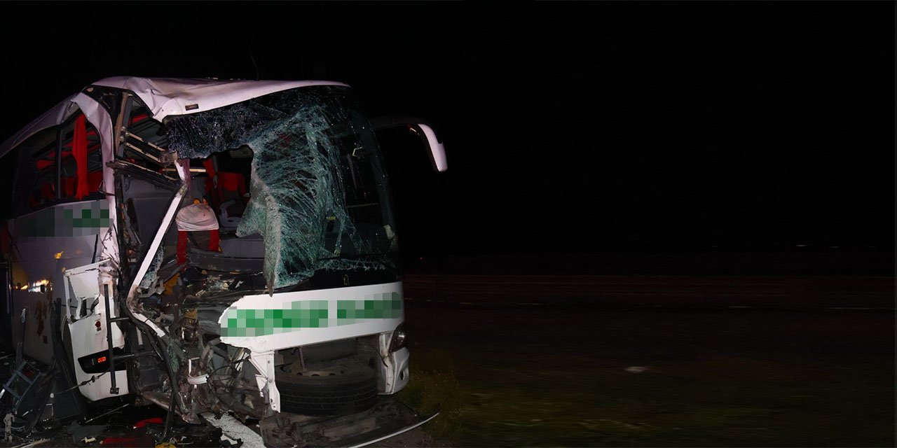 Kars Yolcu Otobüsü Kaza Yaptı 1 Ölü 18 Yaralı