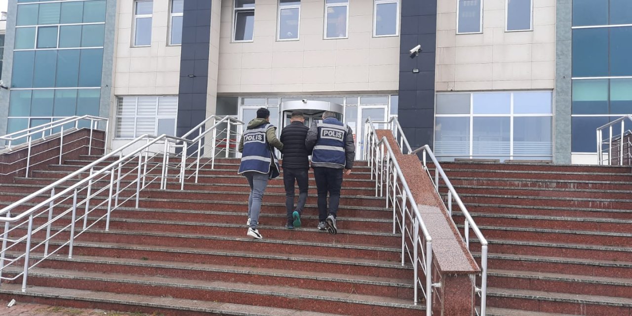 Kars’ta aranması bulunan 5 kişi cezaevine gönderildi