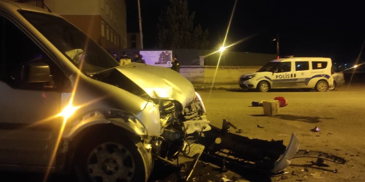 Kars'taki trafik kazasında 6 kişi yaralandı