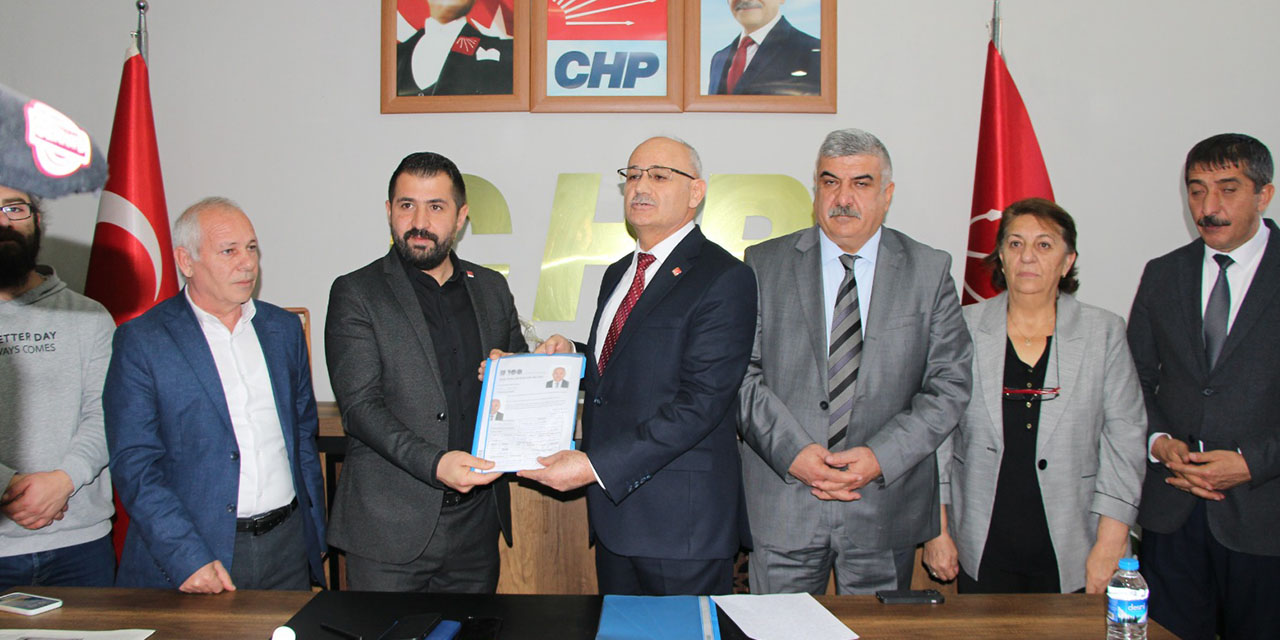 32 Yıllık Eğitimci Yakup Uluman, CHP Kars Belediye Başkanlığı İçin Aday Adaylığını Açıkladı