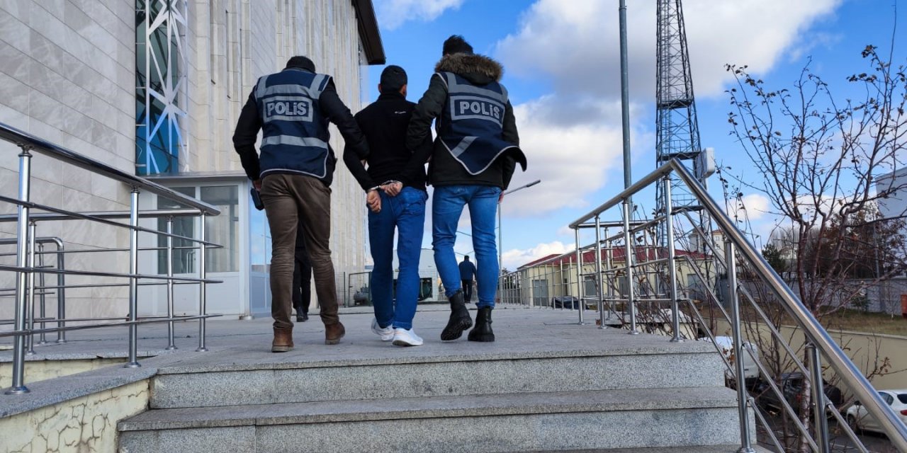 Kars’ta çeşitli suçlardan aranan 3 kişi yakalandı