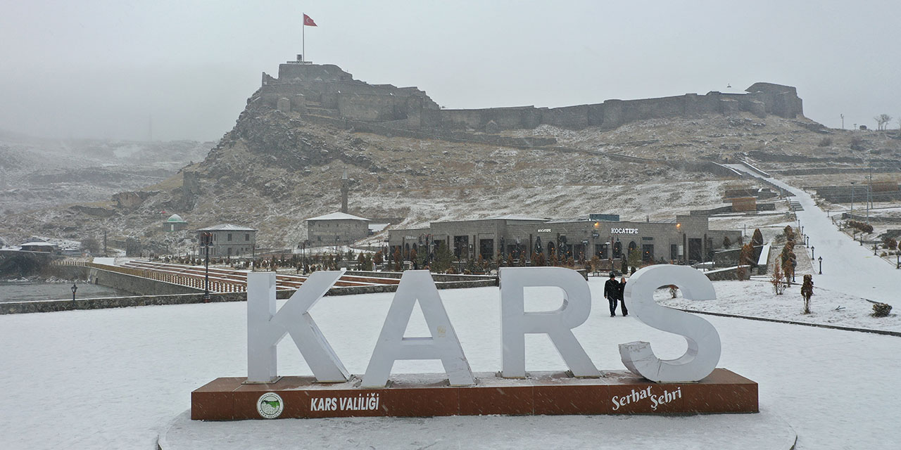 Kars'ta Kar Etkisini Sürdürdü