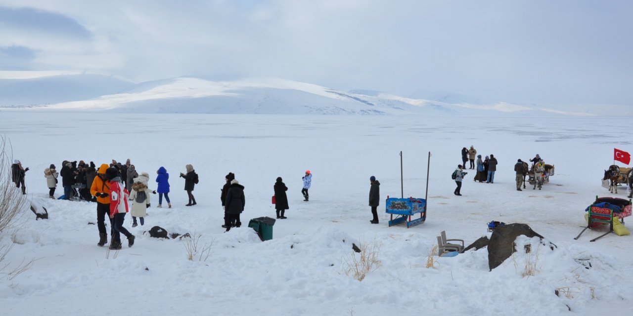 Kars yerli ve yabancı turistlerin uğrak yeri oldu