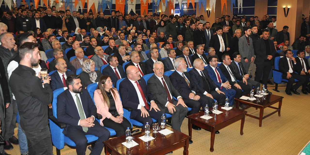 AK Parti Kars’ta Belediye Başkan Adaylarını Tanıttı