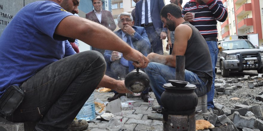 Başkan Karaçanta, işçilerle kahvaltı yaptı