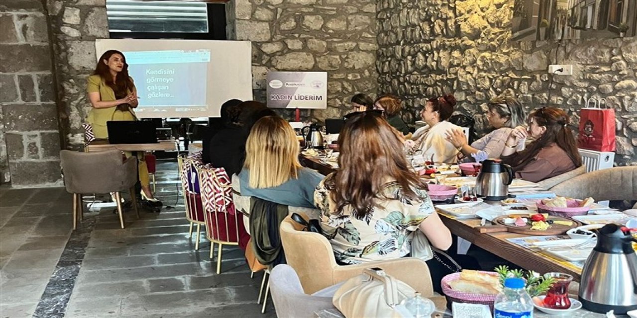 Kars’ta “Kadın Liderim” adlı projenin açılış toplantısı gerçekleştirildi