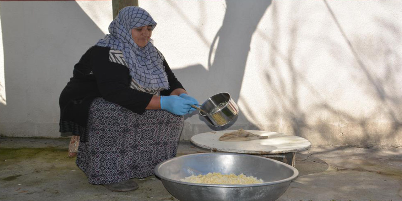 Sarıkamış'ta Üretilen Peynir İşkembeye Dolduruluyor