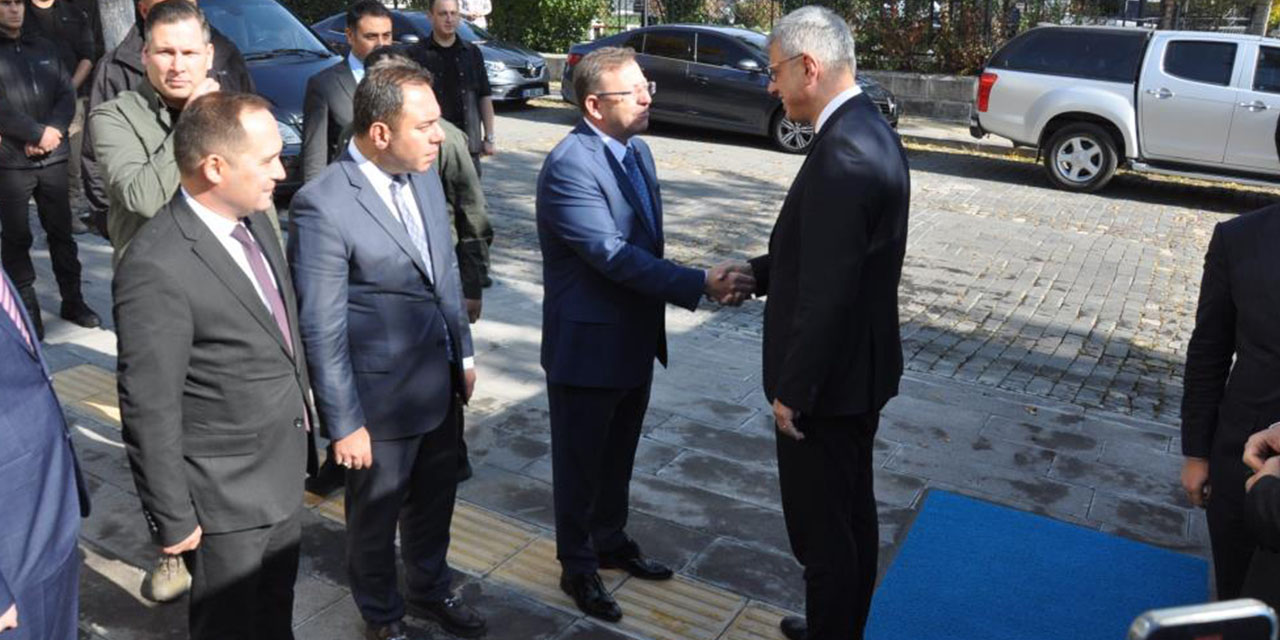 Sağlık Bakanı Memişoğlu, Kars’ta