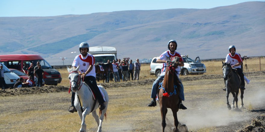 Ardahan'da Rahvan At Yarışları Yapıldı