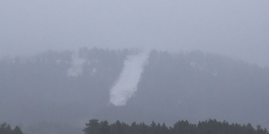 Sarıkamış Kayak Merkezi beyaza büründü