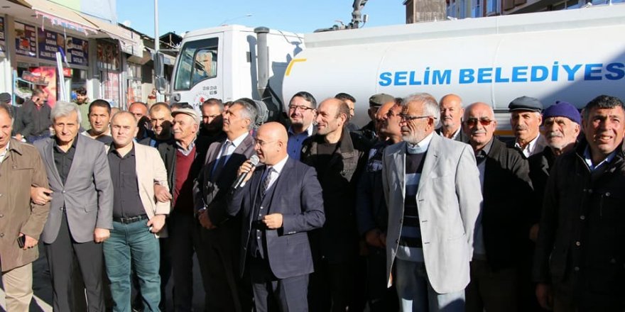 Selim’de barakalar yıkıldı, vatandaşlar yeni işyerlerine kavuştu