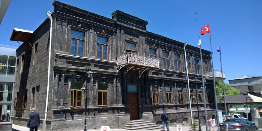 Kars Belediyesi, 2017 yılının ilk dokuz ayında 2 bin 362 daireye yapı ruhsatı verdi.