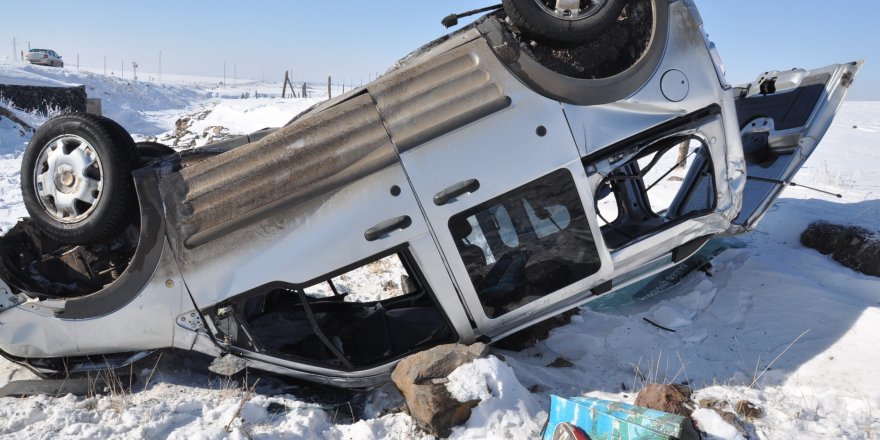 Kars'ta, trafik kazası 3 yaralı
