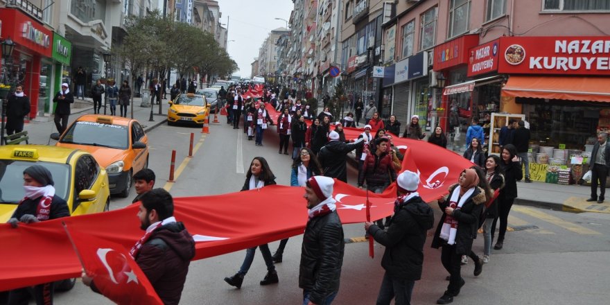 103. yılı 103 metre bayrak ile andılar