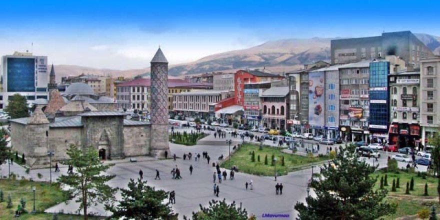 Erzurum’un Kıskançlık Krizi Tuttu!