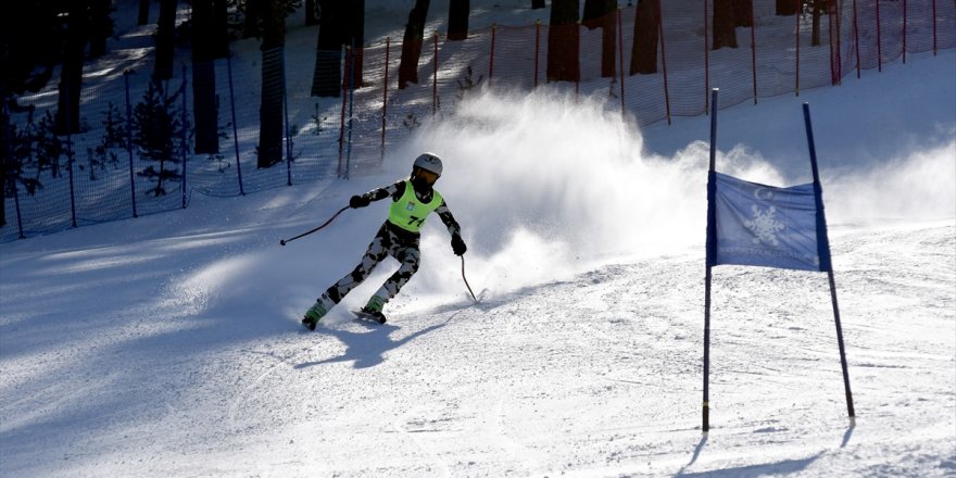 Sarıkamış'ta kayak yarışları tamamlandı