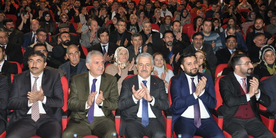 Bakan Ahmet Arslan, Kars'ta AK Parti Gençlik Kolları Kongresine katıldı