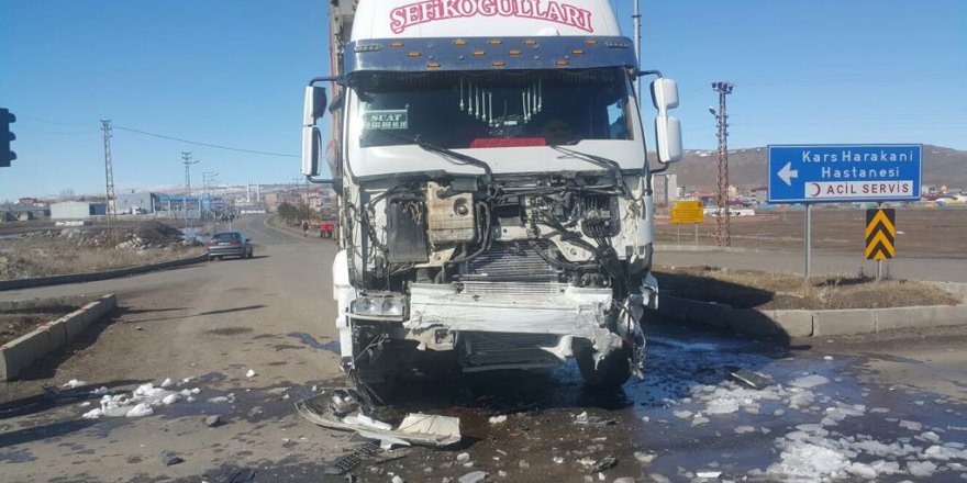 Kars'ta Trafik Kazasında Faciadan Dönüldü