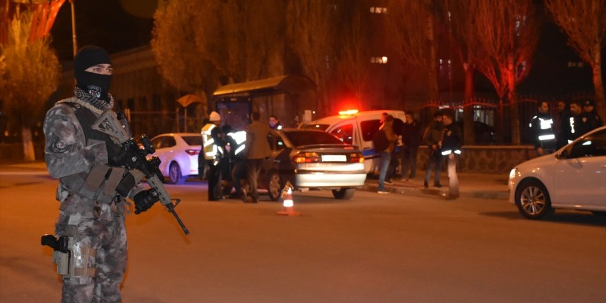 Nevruz Bayramı Öncesi  Polis Kars'ta  Kuş Uçurtmuyor