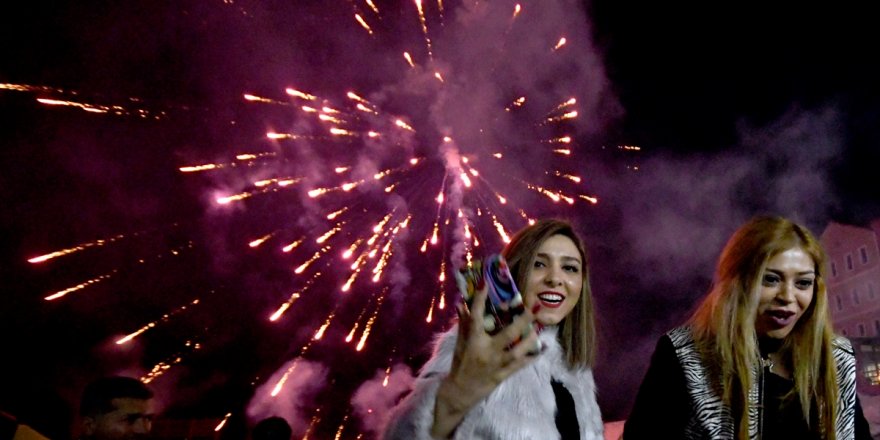 İranlı Ve Azerbaycanlı Turistler Nevruzu Kars'ta Kutladı