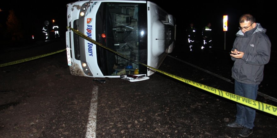 Ardahan'da Otobüs Kazası 1 Yaralı