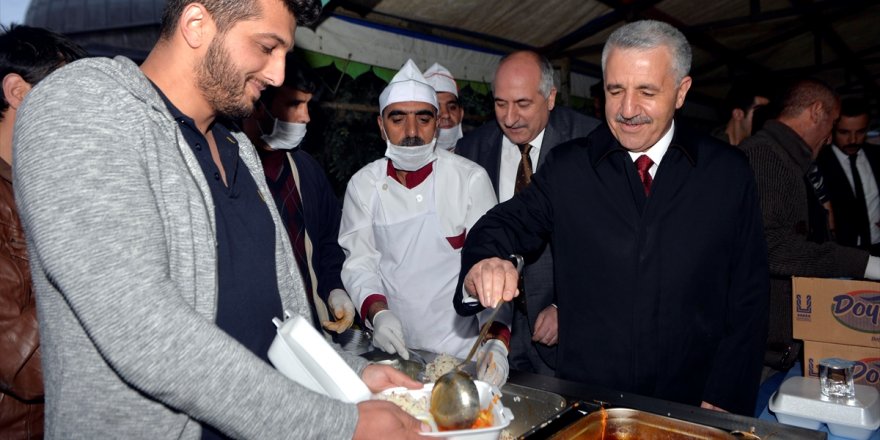 Bakan Arslan, Kars'ta Vatandaşlarla İftar Yaptı