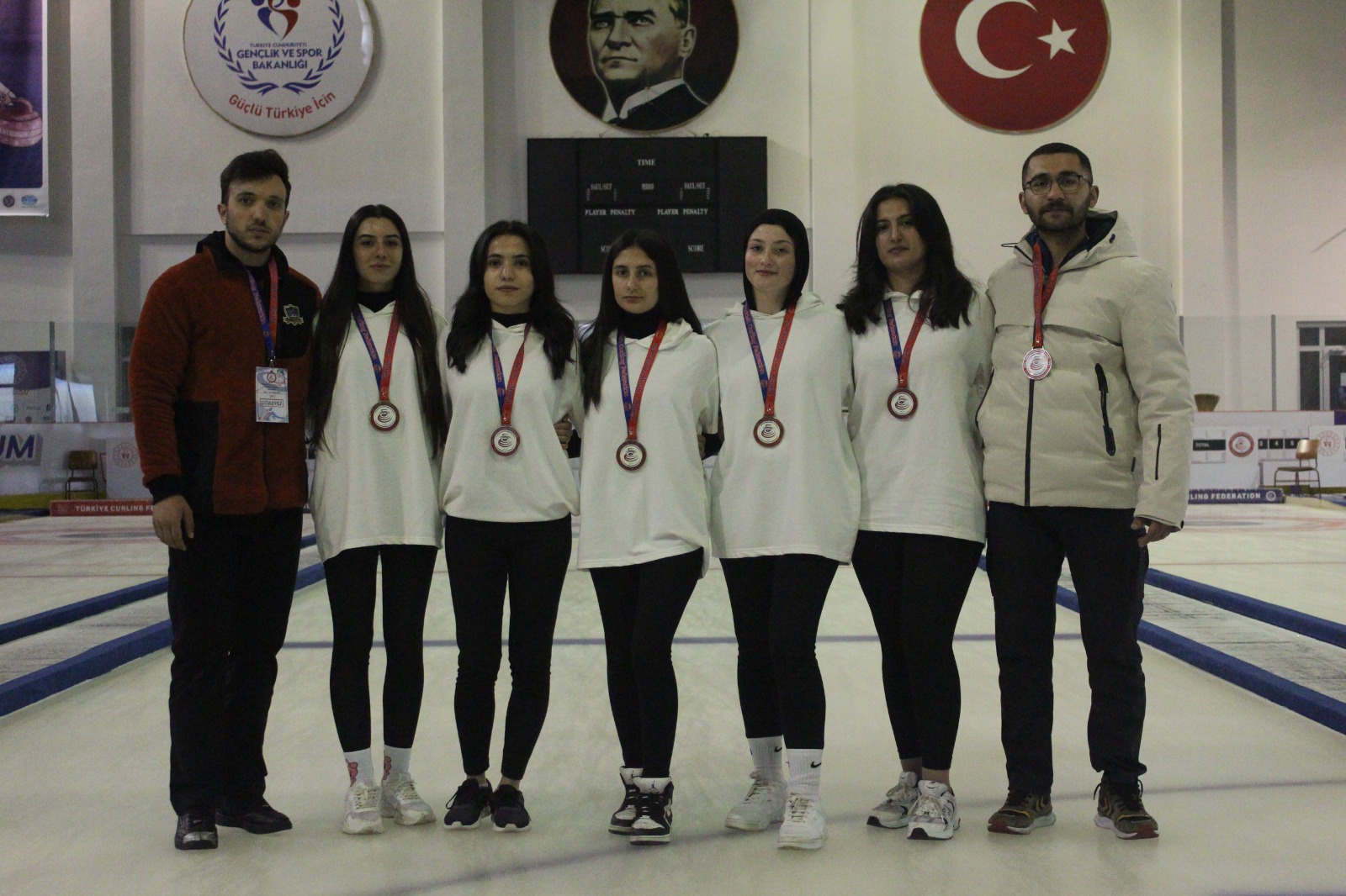 kafkars-kadin-curling-takimi-2-oldu-6.jpeg