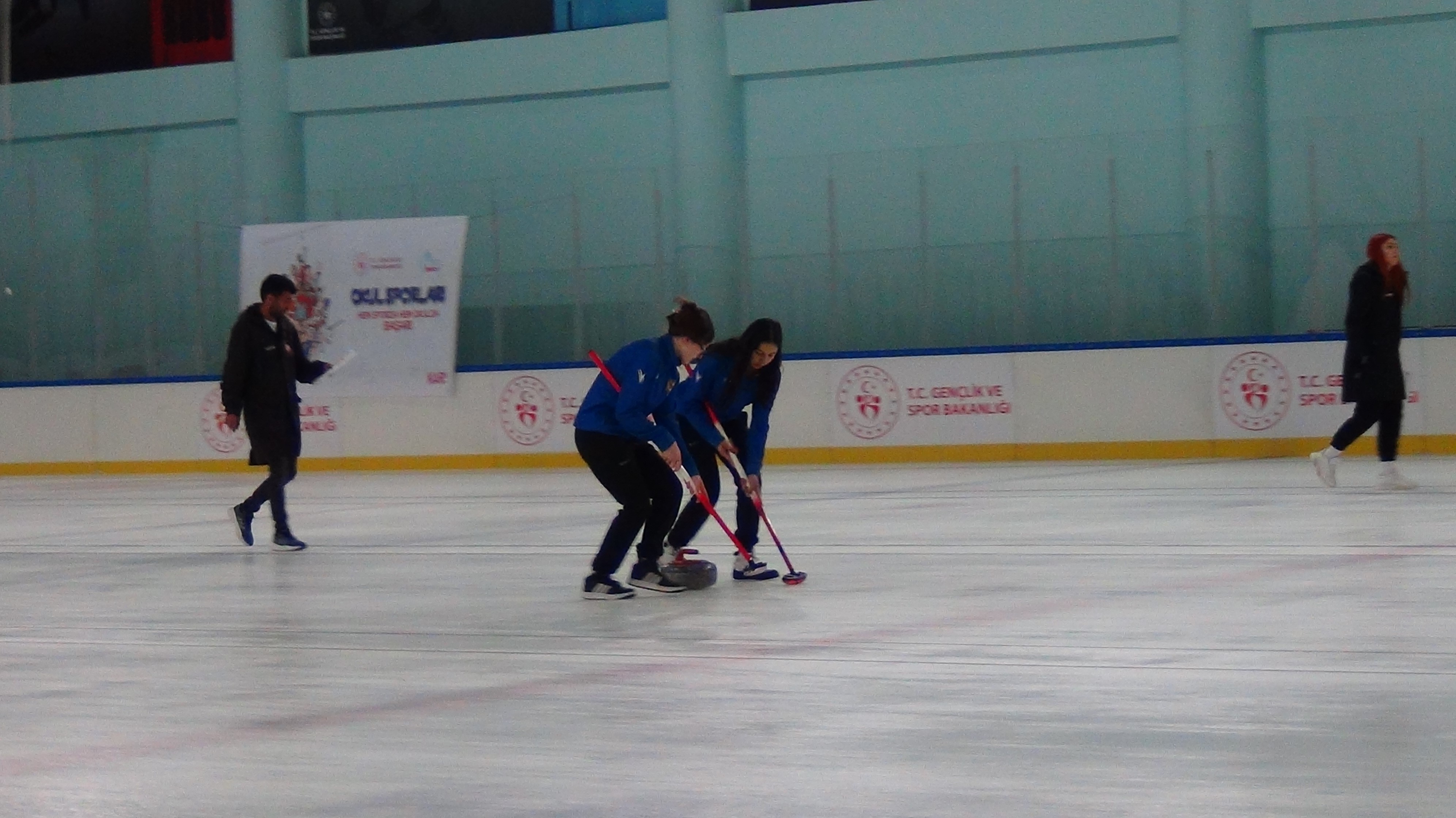 karsta-curling-turkiye-sampiyonasi-heyecani-1.jpg