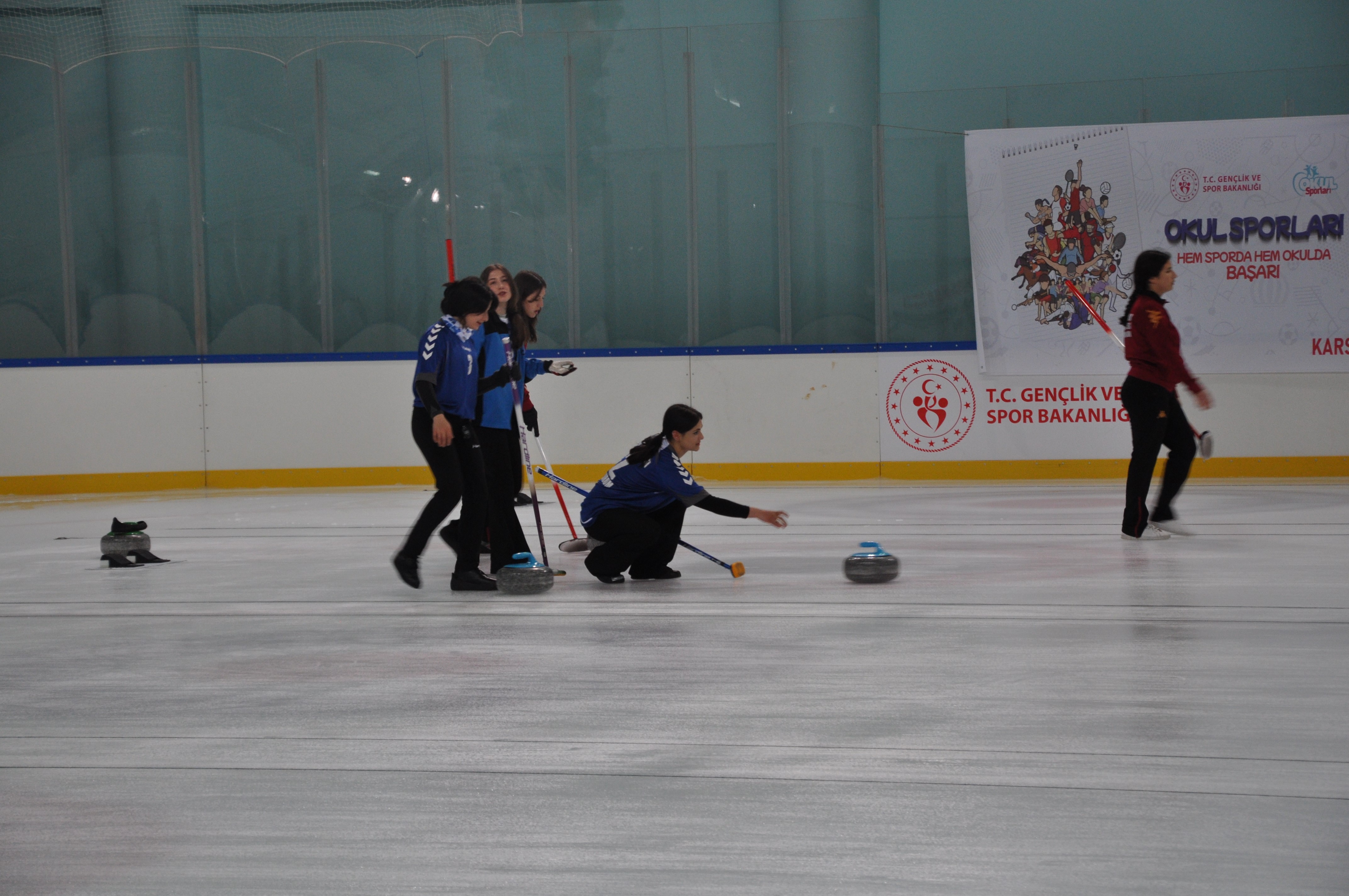 karsta-curling-turkiye-sampiyonasi-heyecani-2.jpg