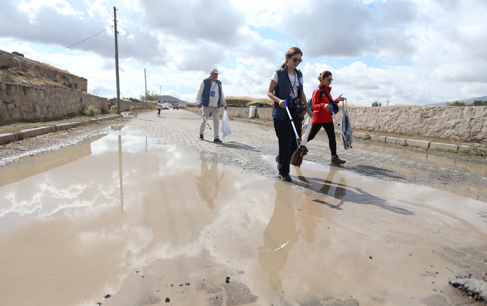 karstan-edirneye-plastik-cop-toplama-yuruyusu-ani-oren-yerinden-basladi-13.jpg