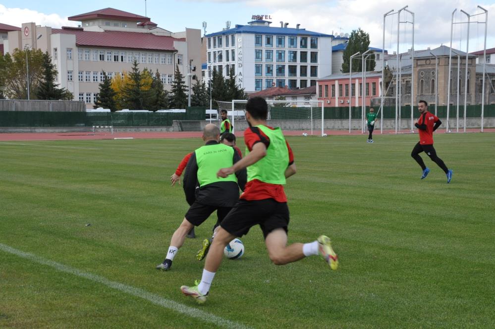 kars-36-spor-unye-1957-spor-karsilasmasi-hazirliklarini-tamamladi-1.jpg