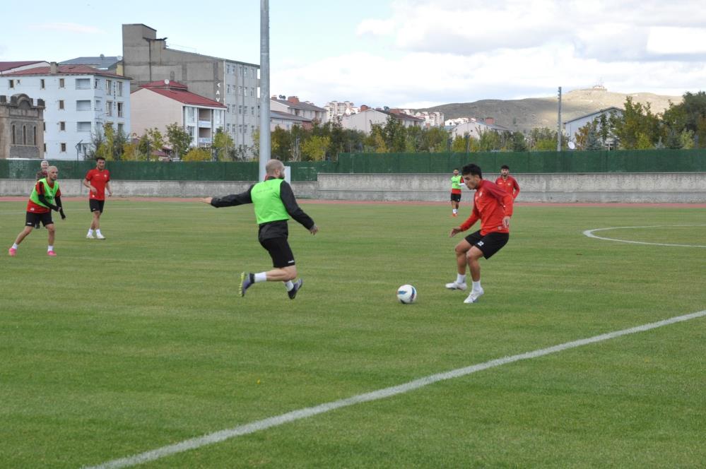 kars-36-spor-unye-1957-spor-karsilasmasi-hazirliklarini-tamamladi-3.jpg