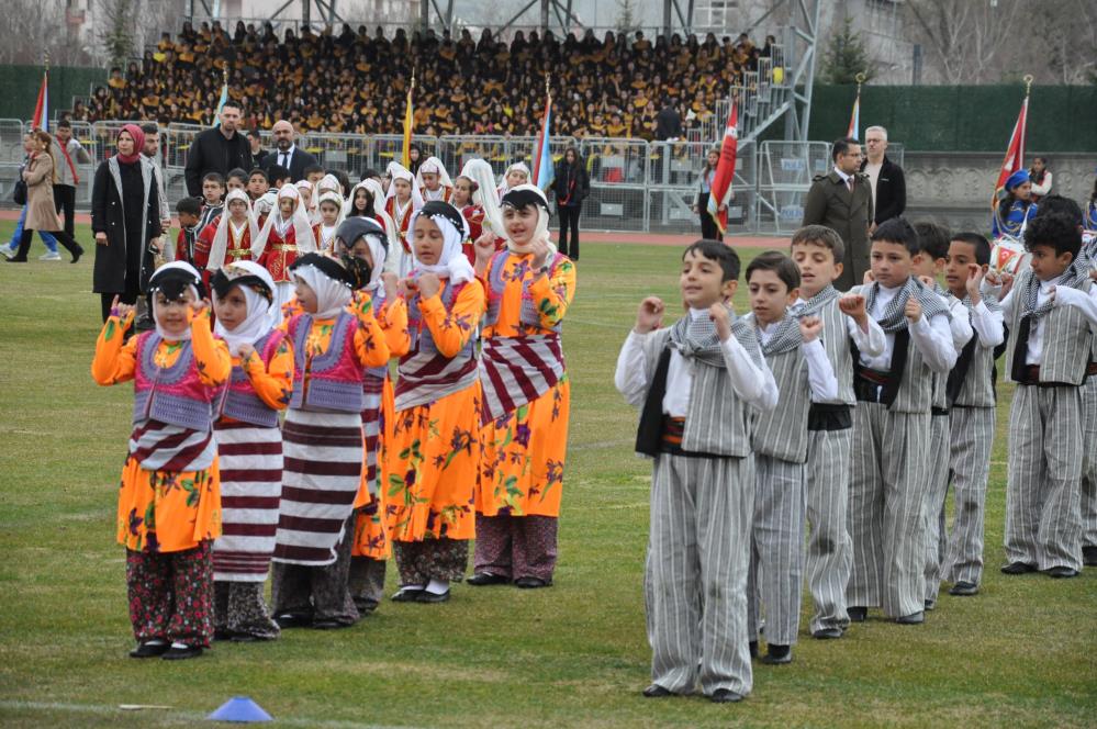 karsta-23-nisan-coskuyla-kutlandi-3.jpg