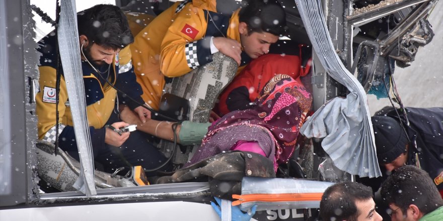 Kars'ta Trafik Kazası! Çok Sayıda Yaralı Var